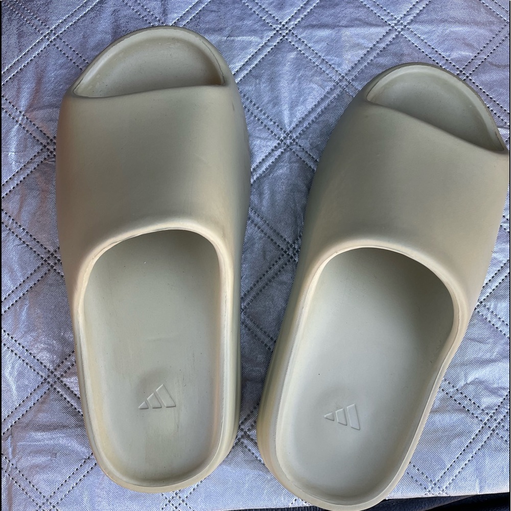 Adidas Yeezy Slide